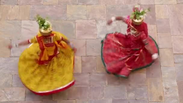 Índia Rajastão Jaipur Palácio Samode Mulheres Vestindo Coloridas Saris Dançando — Vídeo de Stock