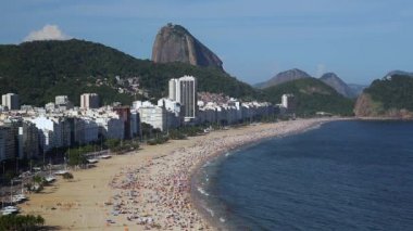 Copacabana plajı ve Sugarloaf, Rio de Janeiro, Brezilya, Güney Amerika