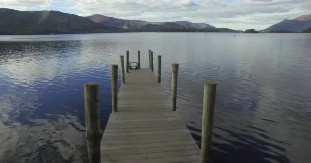 Trä Brygga Vid Barrow Bay Landning Derwent Water Lake District — Stockvideo