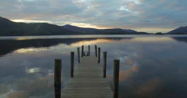 Trä Brygga Vid Barrow Bay Landning Derwent Water Lake District — Stockvideo