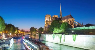 Notre Dame Katedrali ve Seine Nehri, Paris, Fransa, Avrupa - Zaman aşımı
