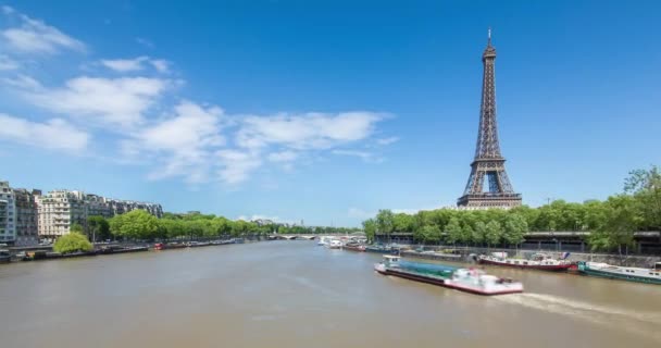 River Seine Eiffel Tower Distance Παρίσι Γαλλία Ευρώπη Time Lapse — Αρχείο Βίντεο