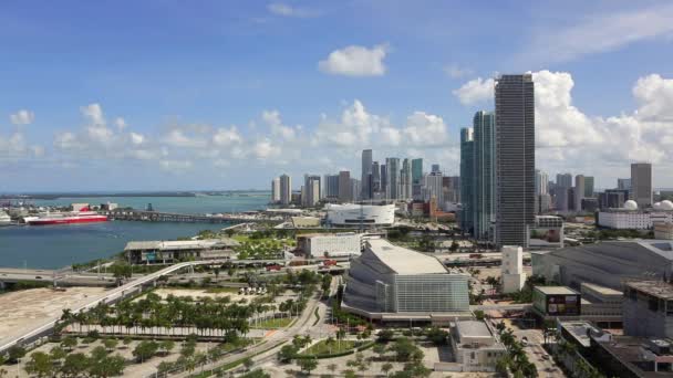 Förhöjd Utsikt Över Biscayne Boulevard Och Skyline Miami Florida Usa — Stockvideo