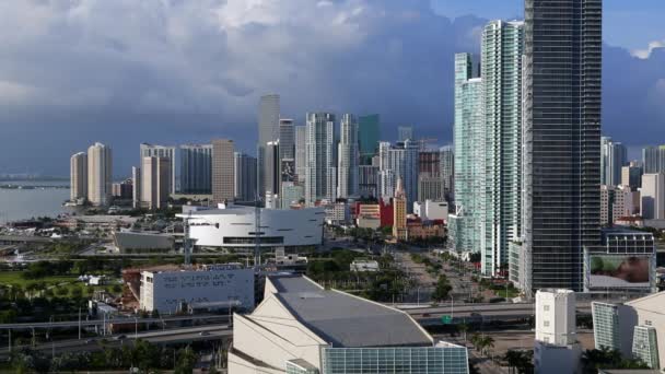 Förhöjd Utsikt Över Biscayne Boulevard Och Skyline Miami Florida Usa — Stockvideo