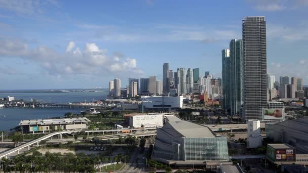 Verhoogd Uitzicht Biscayne Boulevard Skyline Van Miami Florida Verenigde Staten — Stockvideo