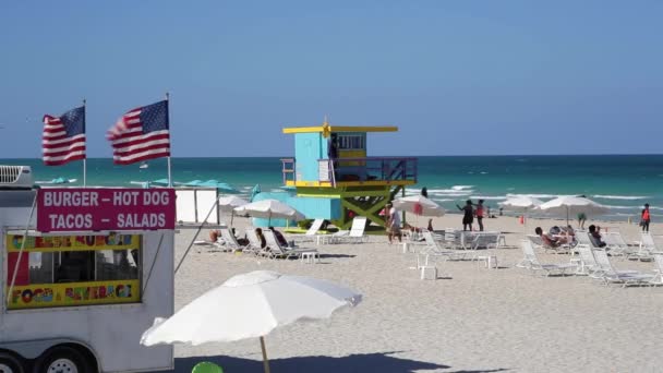 アール デコ様式Lifeguard Hut South Beach Ocean Drive Miami Beach Miami — ストック動画