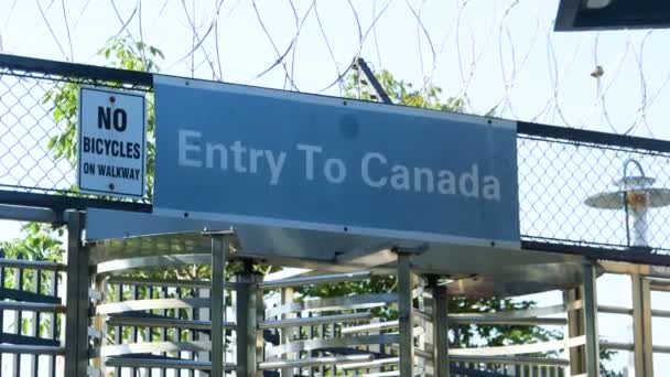 Firme Sobre Puerta Que Lleva Estados Unidos Canadá — Vídeos de Stock