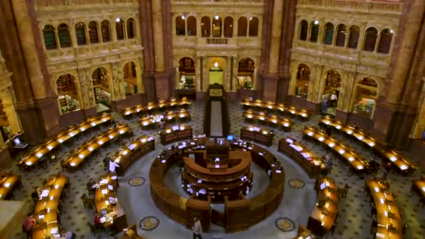 Μεγάλη Γωνία Προβολής Των Ανθρώπων Μέσα Βιβλιοθήκη Του Κογκρέσου Ουάσινγκτον — Αρχείο Βίντεο