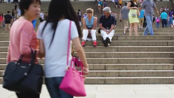 Turisti Seduti Sulle Scale Vicino Jefferson Memorial Washington Usa — Video Stock