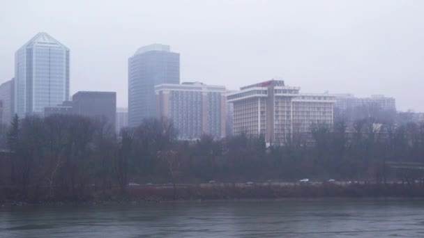 Fernsicht Des Stadtbildes Mit Autos Bei Regen Washington Usa — Stockvideo