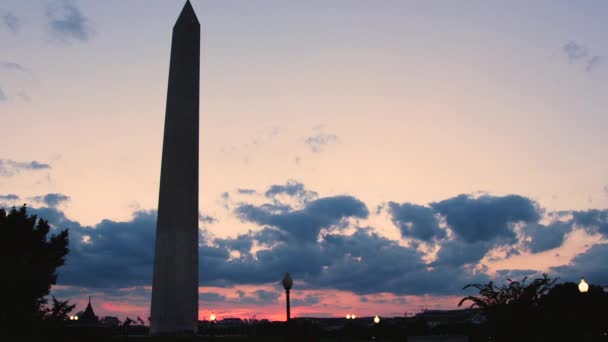 Dikilitaş Dramatik Gökyüzü Washington Abd Karşı Doğal Görünümünü — Stok video