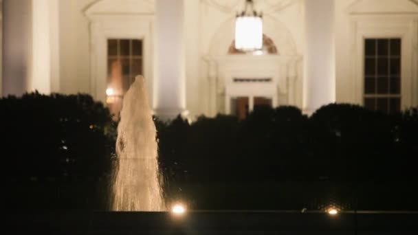 ホワイトハウス ワシントン 米国の前に美しい噴水の選択と集中 — ストック動画