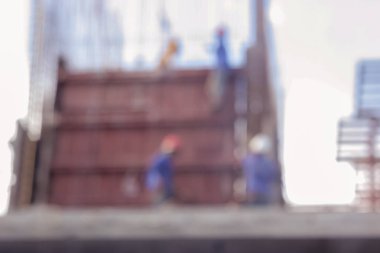 Beton Yapı üzerinde çalışan işçiler