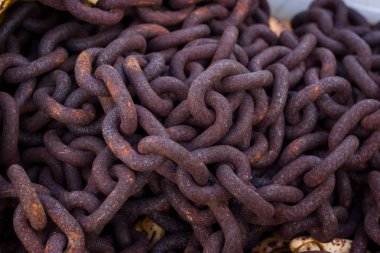 Ağır Paslı Demir Zincir Terk Kazık