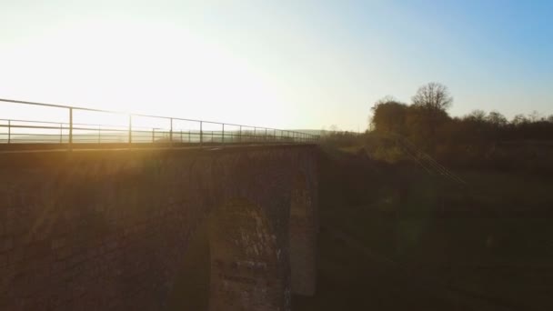 A használaton kívüli flotta viadukt boltívek Európában Highlands légi 4k — Stock videók