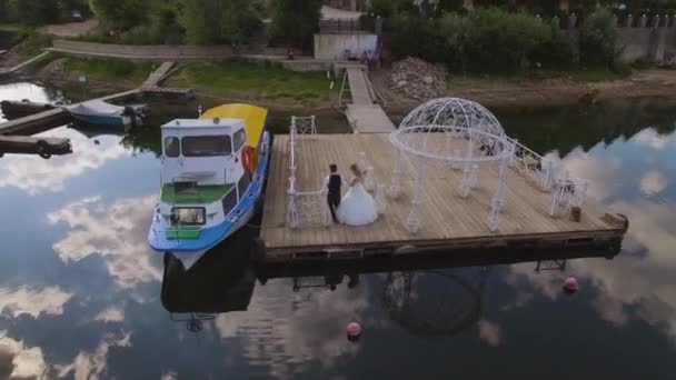 Aerial. Couple in local residential houses on Middle Harbour and moored yachts — Stock Video