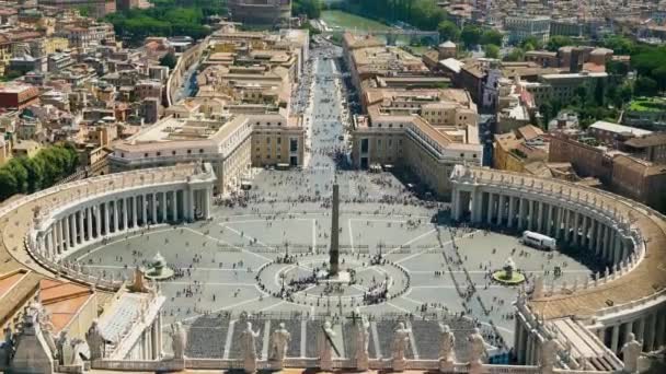 从意大利罗马圣彼得大教堂圆顶欣赏圣彼得斯广场 4k — 图库视频影像