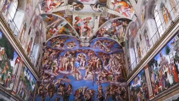 Рим, Италия 10 сентября 2018 года: 4k фресок религиозной живописи маслом Сикстинская капелла — стоковое видео