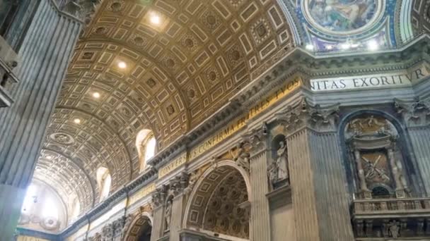 Kivoriy Beautiful Columns Grave Peter Basilica Vatican Uhd — Vídeo de Stock