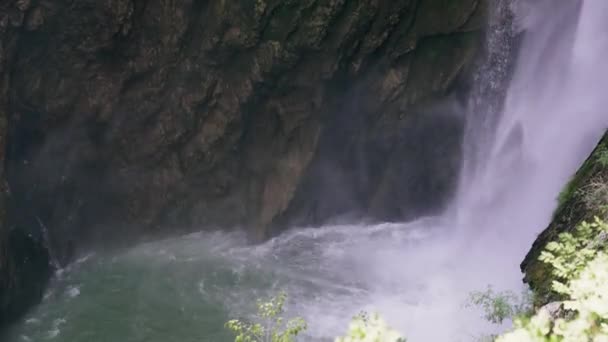 Tivoli, Italië. Architectuur van roman, historisch oud gebouw, waterval 4k — Stockvideo