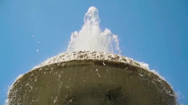 聖ペテロ大聖堂のドームの噴水。バチカン市国スローモーションカメラ — ストック動画