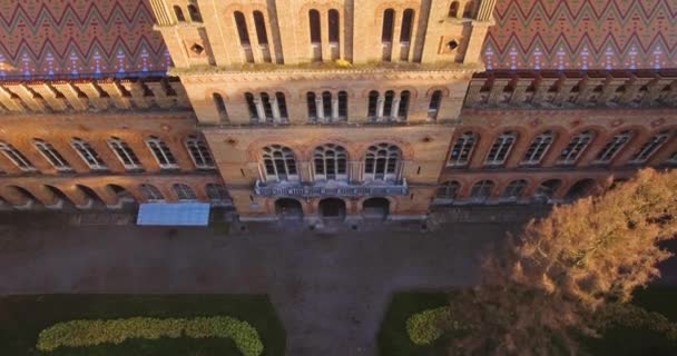 Vista aérea da Universidade Chernivtsi em 4k res. - uma das universidades mais antigas — Vídeo de Stock