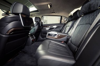 24 Nisan, 2018 - Vinnitsa, Ukrayna. BMW 750i konsept otomobil - içinde iç