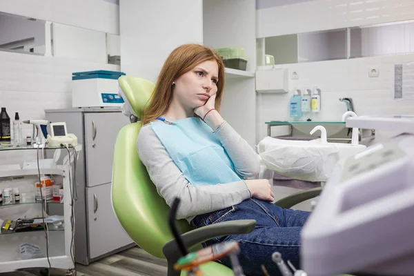 Женщина Страдающая Зубной Болью Зубная Проблема — стоковое фото