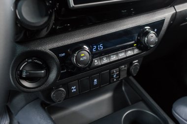 Vinnitsa, Ukrayna - 18 Mart 2018. Toyota Hilux konsept otomobil - içinde iç