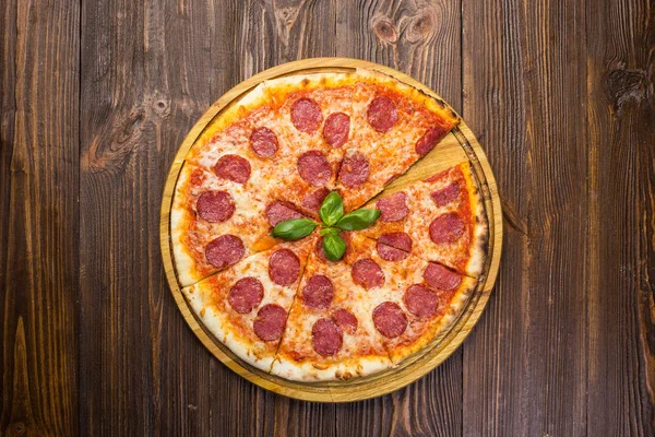 Pizza Pepperoni Mozzarella Cheese Salami Arugula Wooden Background — Stock Photo, Image
