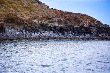 Tenerife, Kanarya Adaları, İspanya - kayalar ve taşlar güzel Atlantik Okyanusu kıyılarının görünümü
