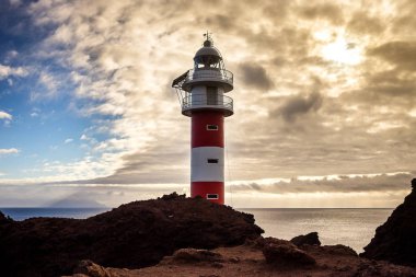 Eski deniz feneri Punta de Teno adasında Tenerife, Kanarya Adaları