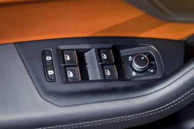 03 Ekim, 2018 - Vinnitsa, Ukrayna. Yeni Volkswagen Touareg sunu showroom - içinde iç