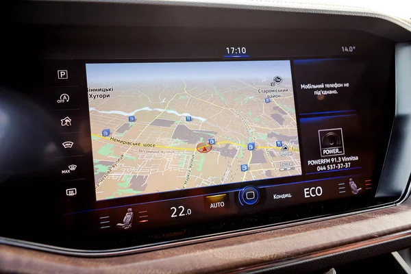 03 Ekim, 2018 - Vinnitsa, Ukrayna. Yeni Volkswagen Touareg sunu showroom - içinde iç