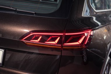 03 Ekim, 2018 - Vinnitsa, Ukrayna. Yeni Volkswagen Touareg sunu showroom - arka far