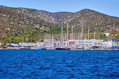 14 Eylül, 2017 - Türkiye, Bodrum. Deniz, güzel bay yat. Ege'nin