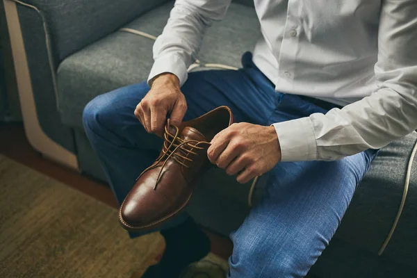 Zapatos Ropa Hombre Negocios Hombre Preparándose Para Trabajo Novio Mañana — Foto de Stock