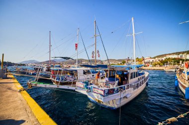 14 Eylül, 2017 - Türkiye, Bodrum. Deniz, güzel bay yat. Ege'nin