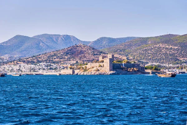 Acqua Turchese Vicino Alla Spiaggia Sulla Costa Del Mar Egeo — Foto Stock