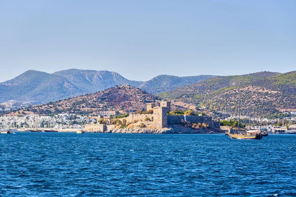 Tyrkysové Vody Poblíž Pláže Pobřeží Egejského Moře Tureckého Letoviska Bodrum — Stock fotografie