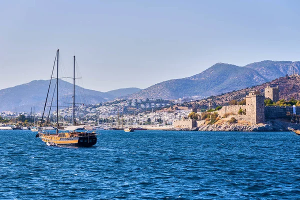 14 Eylül, 2017 - Türkiye, Bodrum. Deniz yat, Türkiye, Bodrum güzel koyda. Ege'nin