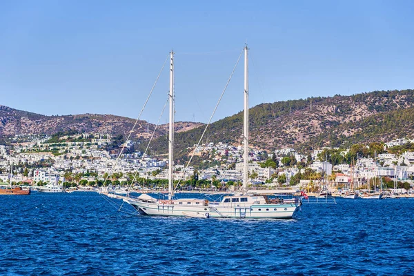 14 Eylül, 2017 - Türkiye, Bodrum. Deniz yat, Türkiye, Bodrum güzel koyda. Ege'nin