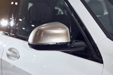 Fabruary, 2018 - Vinnitsa, Ukrayna 08. Yeni Bmw X5 araba sunu showroom - yan ayna