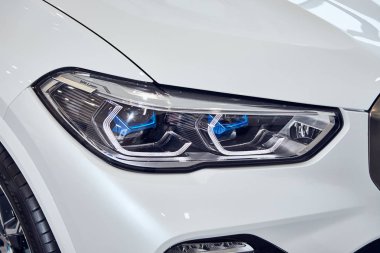 Fabruary, 2018 - Vinnitsa, Ukrayna 08. Yeni Bmw X 5 otomobil sunu Showroom - yeni teknoloji lazer Far