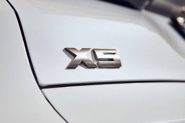 Fabruary, 2018 - Vinnitsa, Ukrayna 08. Yeni Bmw X5 araba sunu showroom - resmi logo yakın çekim