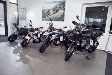 Fabruary, 2018 - Vinnitsa, Ukrayna 08. Sunu Showroom yeni Bmw motosiklet 