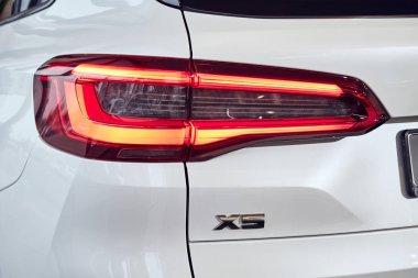 Fabruary, 2018 - Vinnitsa, Ukrayna 08. Yeni Bmw X5 araba sunu showroom - arka Far