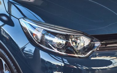 Vinnitsa, Ukrayna-Nisan 02, 2019. Renault Captur-showroom yeni model araba sunumu-Far