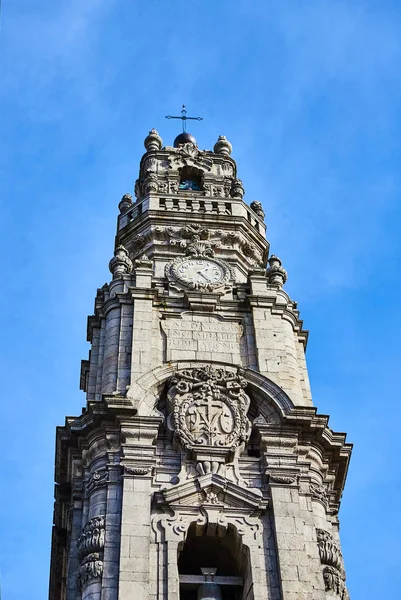 Porto, Portugal -10 December, 2018: Bell tower of the Clerigos Church (Torre dos Clerigos) in blue sky background, is one famous panoramic viewpoint destination of Porto city, Portugal — Stock Photo, Image