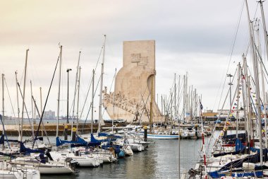 Lizbon, Portekiz-Aralık 12, 2018: dinlenme at Doca de Belem Harbour Portekiz Lizbon şehir merkezinde